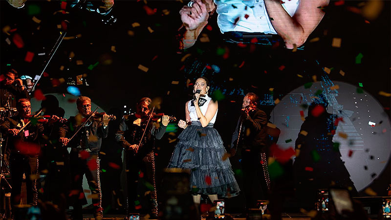 Natalia Jiménez estremece al Palacio del Arte en el cierre de conciertos del Jalo Futbolero 