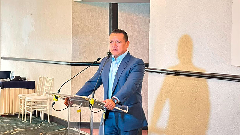 Amistad con Bedolla provoca opiniones sobre aspiraciones, señala Torres Piña 