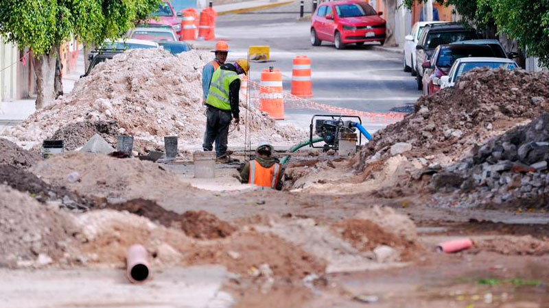 Supervisan obra de drenaje sanitario en la colonia San Pablo, en Querétaro capital 