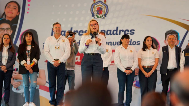 Universidad Michoacana, madres y padres de familia, hagamos equipo: rectora 