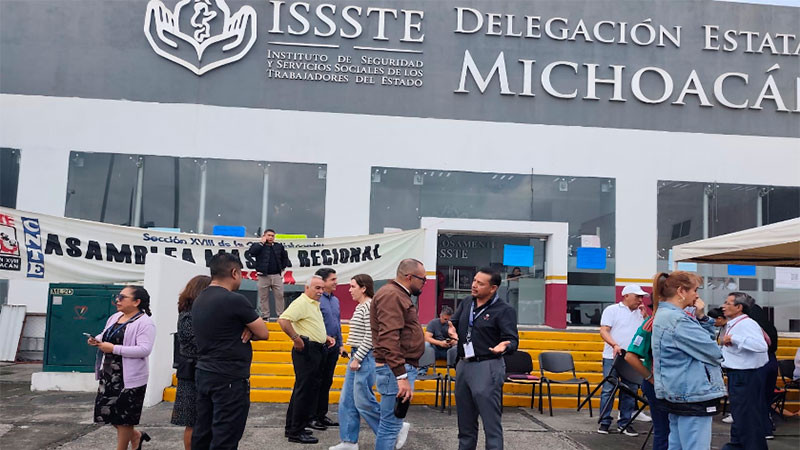 Denuncian trabajadores del ISSSTE agresiones y abandono de autoridades en clínicas de Michoacán 