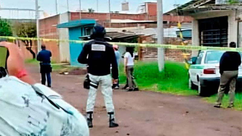 Ultiman a puñaladas a un hombre en su domicilio en la colonia Los Sauces de Uruapan, Michoacán  