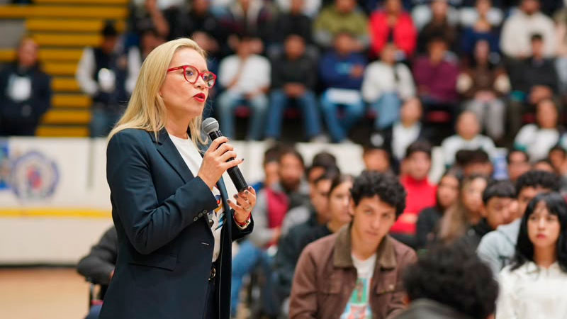 A poner todo el empeño para ingresar a la UMSNH, invita rectora a aspirantes que presentan examen 