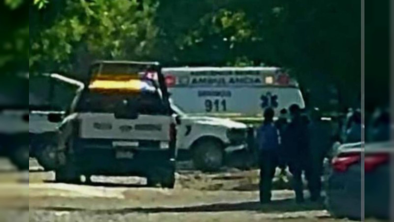 Abandonan cadáver mutilado en la colonia El Varillero en Apatzingán, Michoacán; víctima habría muerto por explosión de artefacto  