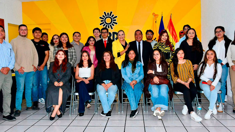 Jóvenes profesionistas se suman al PRD Michoacán para construir un mejor futuro 