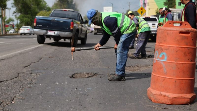 Mantiene Gobierno de Morelia brigadas de bacheo y rehabilitación de vialidades 