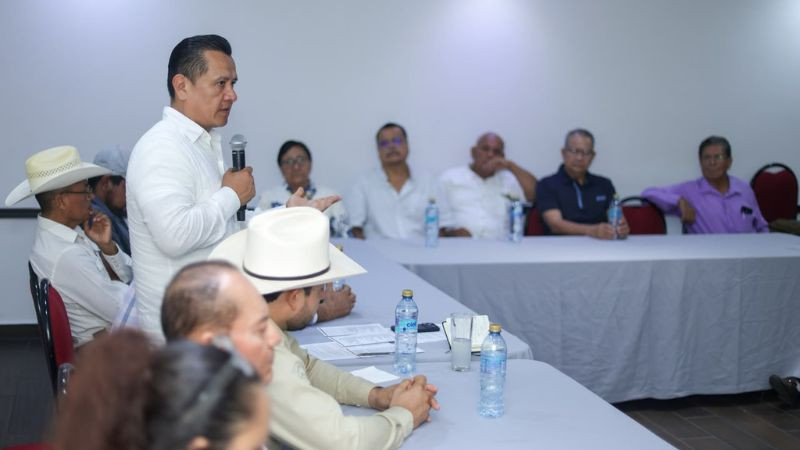 Torres Piña suma propuestas de sectores productivos para incrementar desarrollo del puerto de Lázaro Cárdenas y sus comunidades 