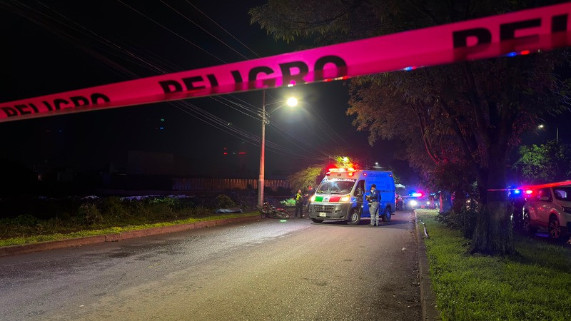 Adolescente de 15 años muere tras estrellar su motocicleta contra un poste en Zamora, Michoacán  