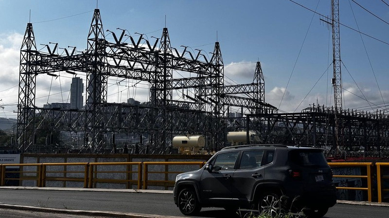 CFE desmiente a Gobierno de Querétaro por apagones; rechaza cortes de hasta 54 días 