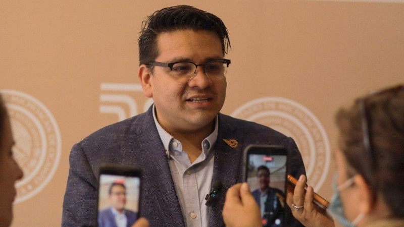 Los papás también deben tener una licencia por paternidad: Toño Carreño, tras presentar punto de acuerdo 
