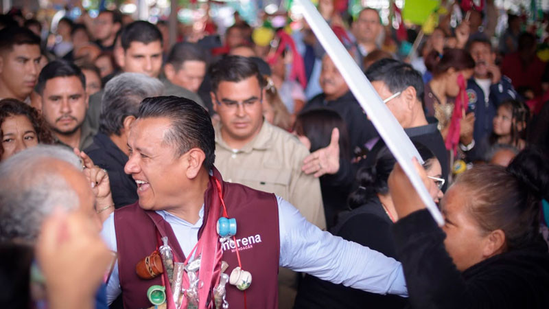 No necesito templetes llenos de funcionarios, voy al encuentro con el pueblo 