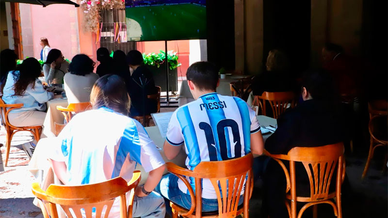 Fiesta futbolera impulsa ventas por 175 mdp en el sector terciario de Querétaro 