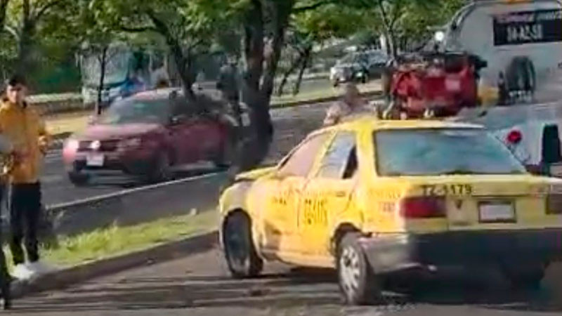 Accidente en Paseo de la República, deja a tres personas heridas en Querétaro capital 