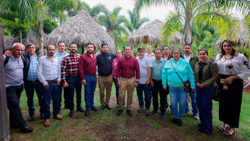Turismo, el motor económico de Huandacareo: Torres Piña dialoga con sectores productivos para construir agenda regional  