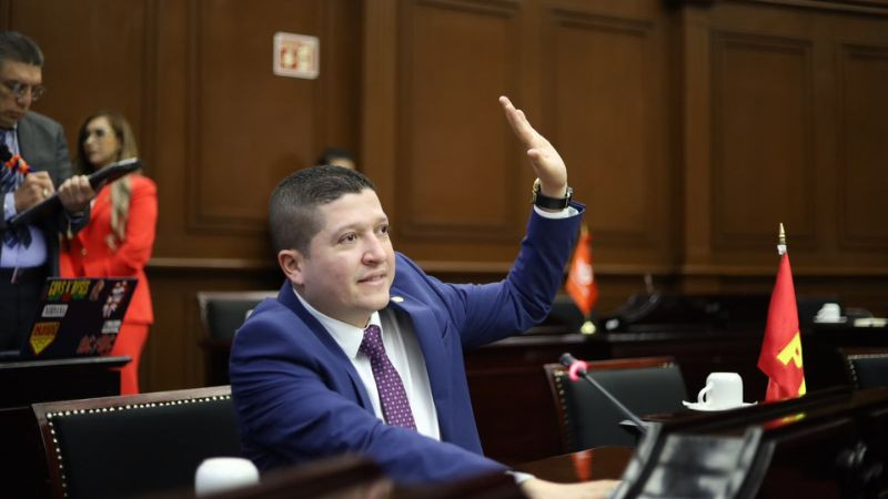 Vicente Gómez propone legislar sobre la violencia digital en el Congreso de Michoacán  
