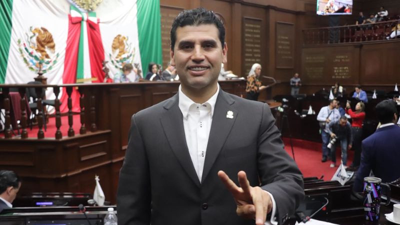 Octavio Ocampo celebra aprobación de reforma constitucional contra la reelección inmediata 