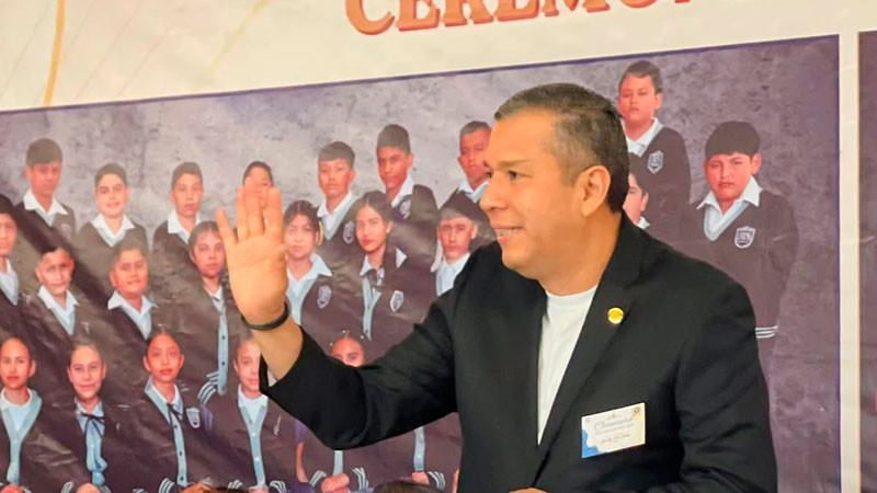 Iniciativa de Juan Carlos Barragán ya es ley, el inglés será obligatorio en educación básica 