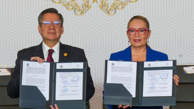 UMSNH y Colegios de profesionistas marcan un hito en la historia en la casa de estudios; sellan convenios 