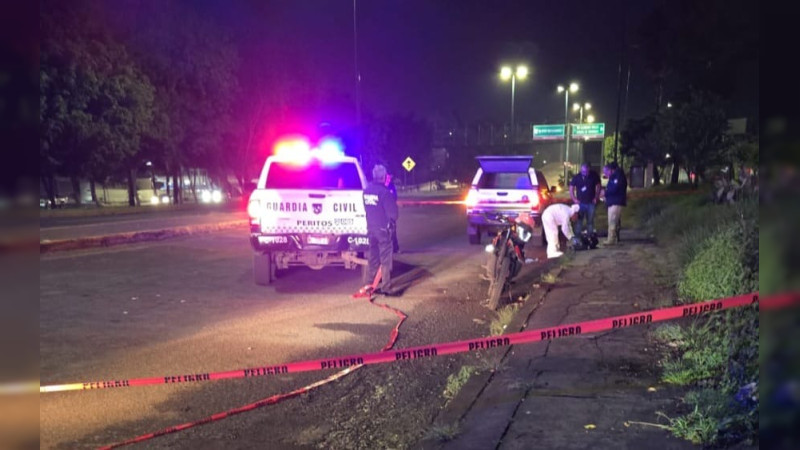 Muere motociclista tras ser arrollado por automovilista que huyó en el Periférico de Morelia, Michoacán  