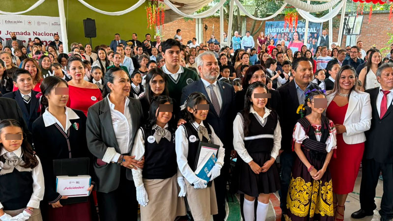 Bedolla clausura cuarto ciclo escolar completo en Michoacán  