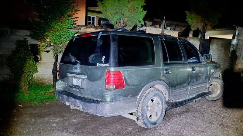 Tras cateo, en Zitácuaro, Michoacán aseguran un vehículo relacionado en una investigación y detiene a una persona 