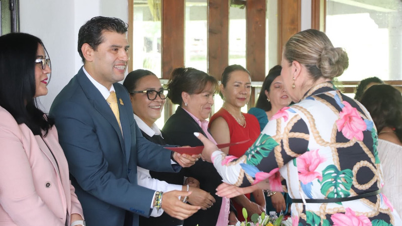  Reconoce Octavio Ocampo a las educadoras del oriente como el pilar fundamental de la niñez 