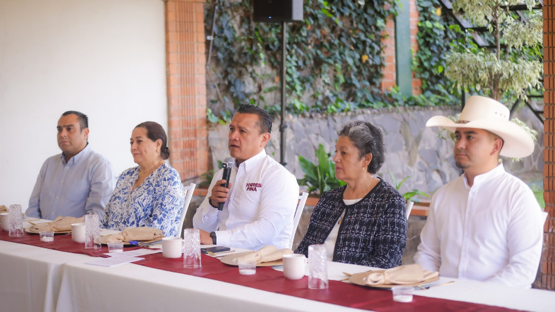 “Mi alianza es con el pueblo”: Carlos Torres Piña 