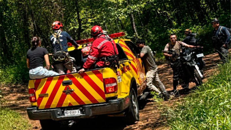Rescatan en el Cerro de la Cruz de Uruapan, Michoacán a ciclista accidentado 