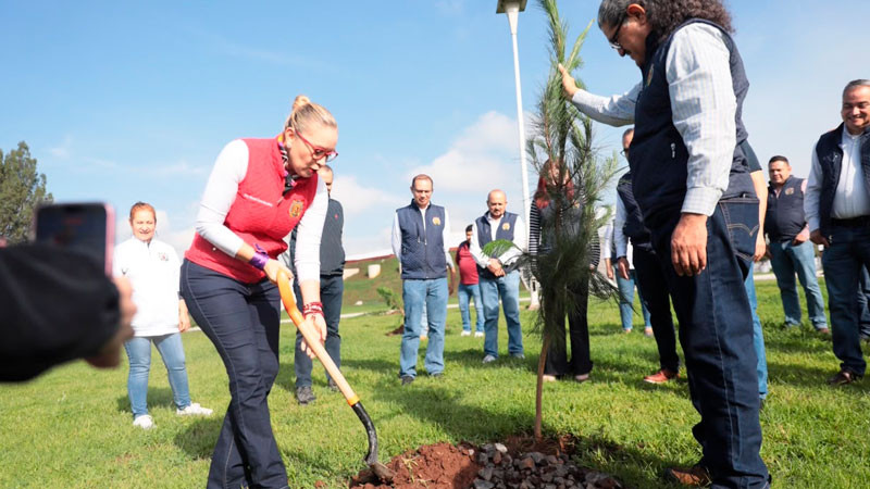 UMSNH, comprometida con el cuidado del medio ambiente; encabeza rectora, cruzada de reforestación  