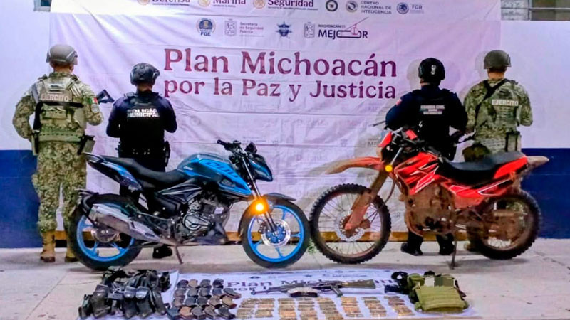 Aseguran arsenal en Apatzingán, Michoacán  