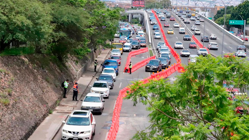 Implementan ajustes viales temporales en Bernardo Quintana por obra del tren México–Querétaro 