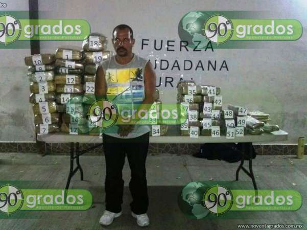 Detienen a sujeto con más de 300 kilos de marihuana, en Coalcomán, Michoacán - Foto 0 