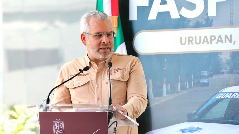 Entrega Bedolla patrullas de última generación para reforzar la seguridad en Uruapan 