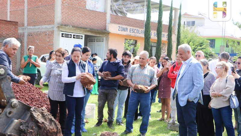 Colocan primera piedra de las nuevas oficinas del Sector 05 de Educación Primaria en Hidalgo 