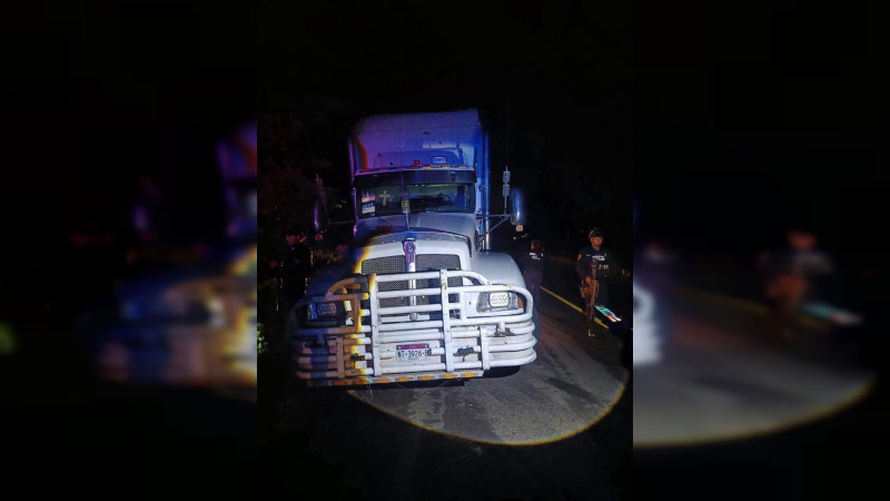 Intento de robo de tráiler desata persecución y operativo de seguridad en la carretera Morelia–Quiroga, Michoacán  