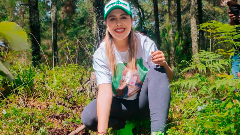 Dayana Pérez fortalece la reforestación en Agua Verde para proteger los bosques de Salvador Escalante 