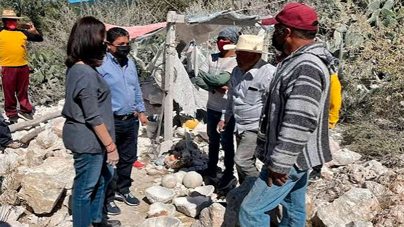 Artesanos indígenas de Cadereyta de Montes buscan posicionar el mármol en el mercado  