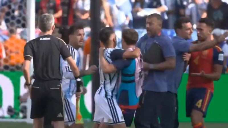 La Federación Internacional de Fútbol investiga conducta de jugadores y cuerpo técnico de Argentina tras la final de la justa mundialista 