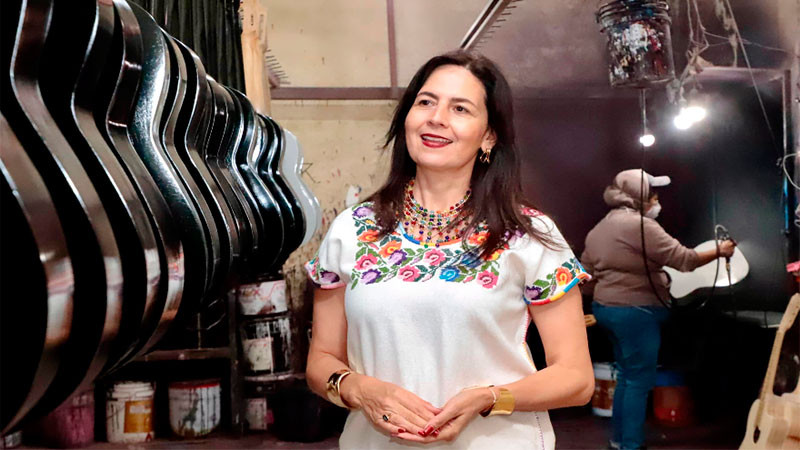 Paracho mantiene viva su tradición guitarrera de generación en generación: Gaby Molina 