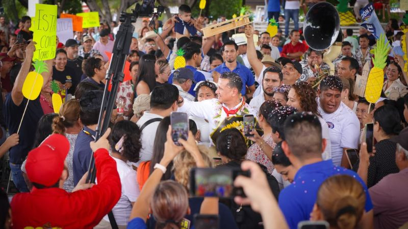 Torres Piña conoce la Tierra Caliente y escucha de frente a quienes la hacen producir 