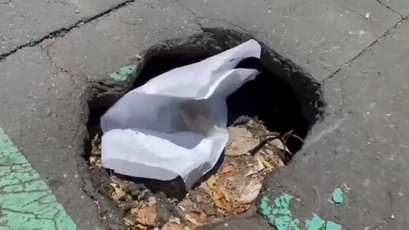 Adulto mayor resulta lesionado tras caer en socavón en Azcapotzalco; SEGIAGUA atiende la emergencia 
