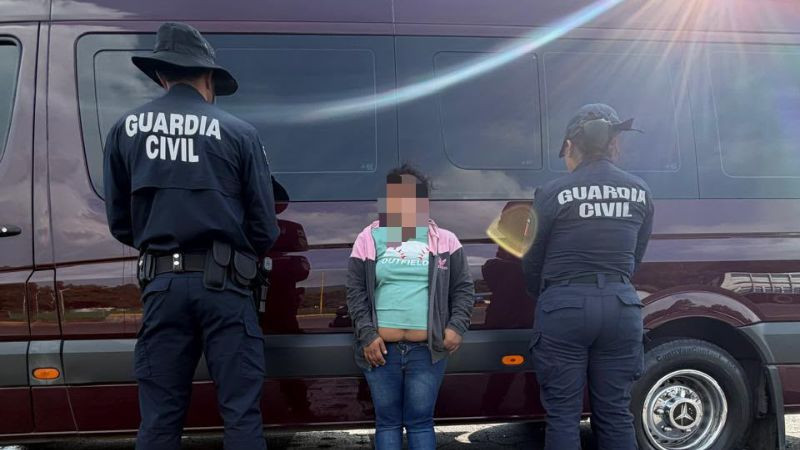 Detienen a mujer con presuntas sustancias ilícitas ocultas en una máquina de soldar en Michoacán 