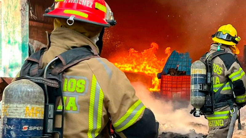 Gobierno de Morelia atiende y controla incendio en fábrica  