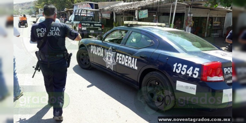 Detienen a más de 80 normalistas en Lázaro Cárdenas, Michoacán; les aseguran un arma - Foto 2 
