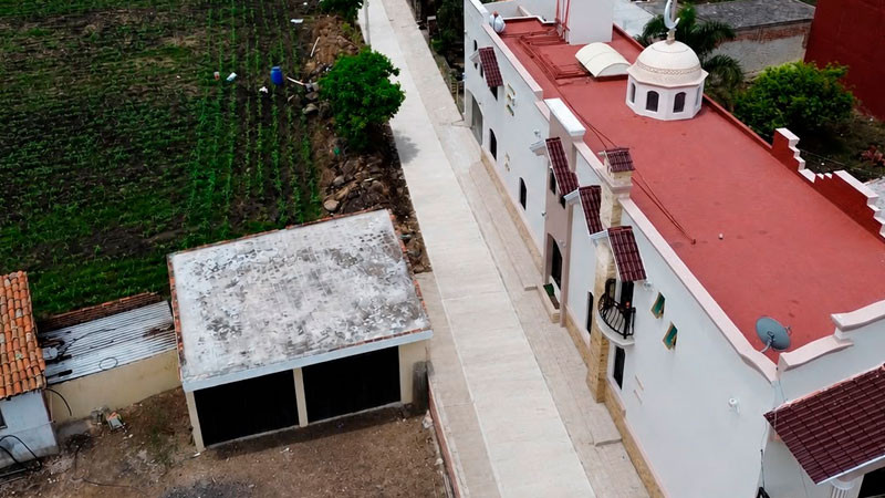 Gerardo Olliqui entrega la calle General Arteaga en Jiquilpan, Michoacán 