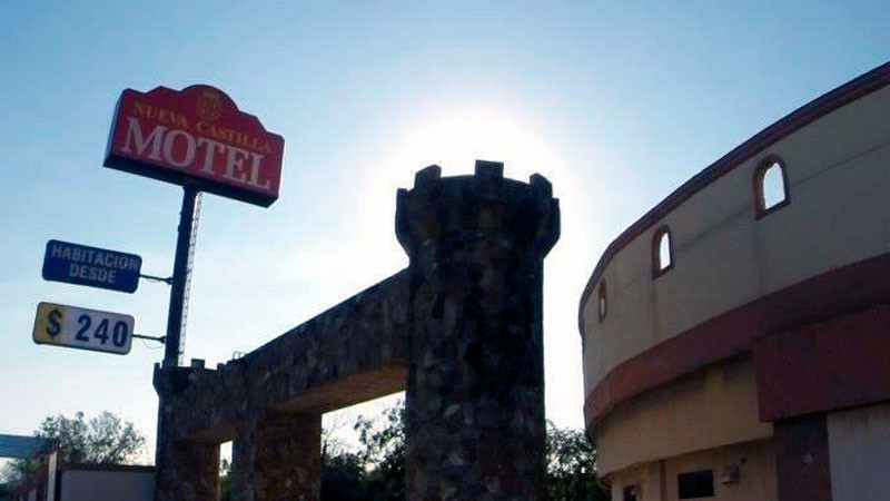 Fiscalía de Nuevo León descarta homicidio tras hallazgo de un hombre sin vida en Motel Nueva Castilla; se trataba de una persona en situación de calle 