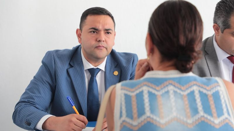 FGE realiza jornada de atención a víctimas en Jiquilpan para fortalecer seguimiento de investigaciones 