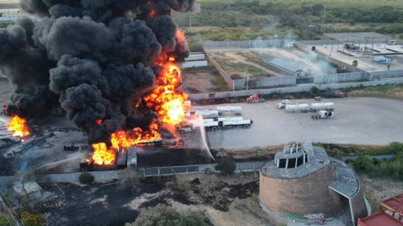 Incendio en almacén deja un muerto y tres heridos de gravedad, en Pesquería, Nuevo León 