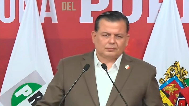 Señala Memo Valencia que colombianos participaron en enfrentamiento en Santa Clara del Cobre; "Morelia está siendo cercada" 