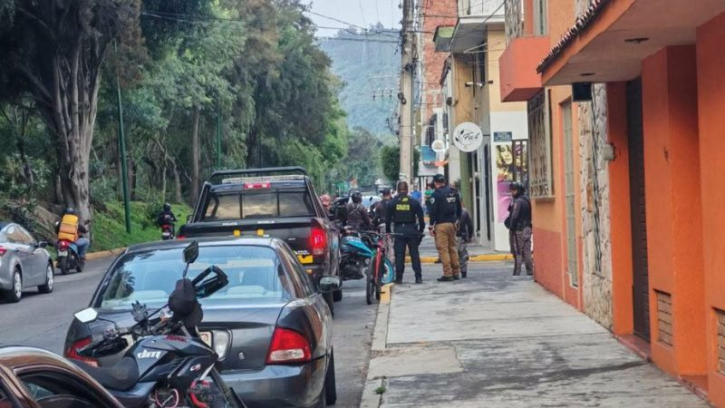 Detienen en Morelia a dos presuntos robacarros tras persecución y balacera 